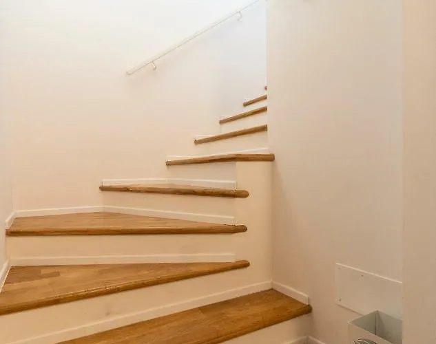 Asinelli Panoramic Rooftop, In Front Of The Two Towers * 볼로냐