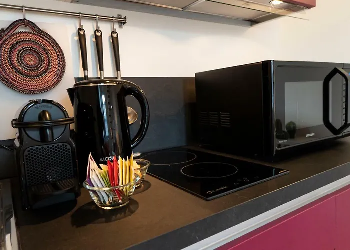 Asinelli Panoramic Rooftop, In Front Of The Two Towers 아파트