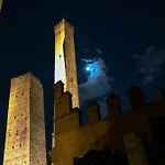 アパート Asinelli Panoramic Rooftop, In Front Of The Two Towers *