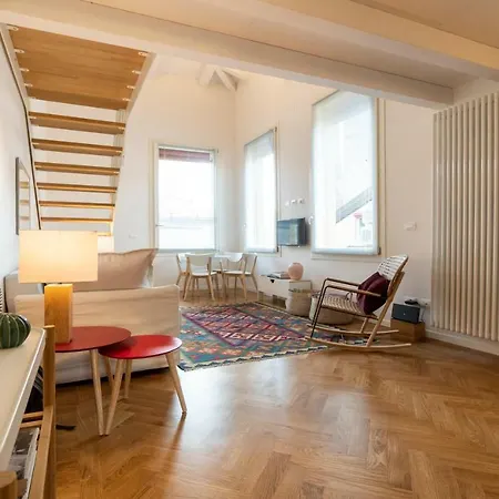 Asinelli Panoramic Rooftop, In Front Of The Two Towers * Bolonha