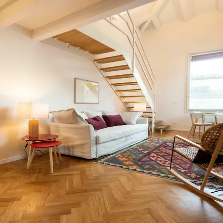 Asinelli Panoramic Rooftop, In Front Of The Two Towers Daire