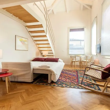 Asinelli Panoramic Rooftop, In Front Of The Two Towers * Bolonya