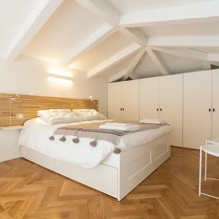 Apartamento Asinelli Panoramic Rooftop, In Front Of The Two Towers *