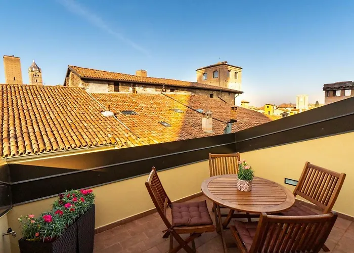 Asinelli Panoramic Rooftop, In Front Of The Two Towers Apartment *