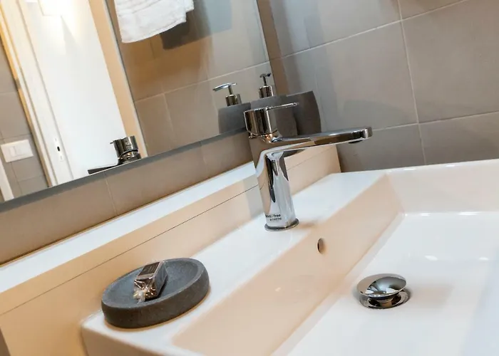 Apartment Asinelli Panoramic Rooftop, In Front Of The Two Towers *